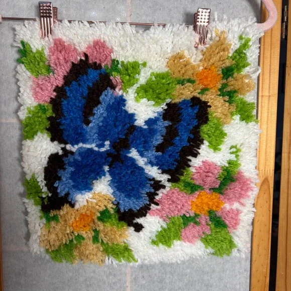 Vintage Butterfly Floral Latch Hook Needlepoint Wall Hanging Art Pillow Retro - Picture 3 of 6
